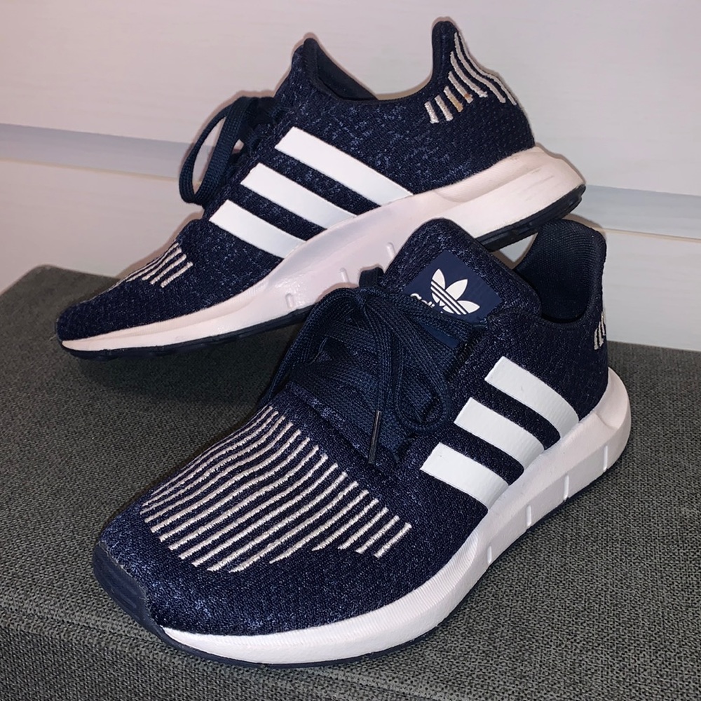 COPY - Adidas Swift Run Navy